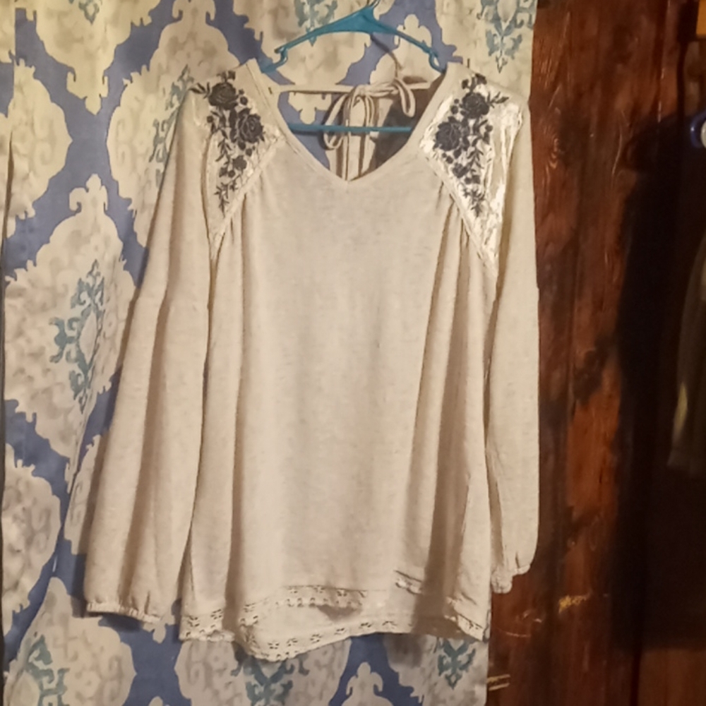 Women's Sz M Maurice's Sweater